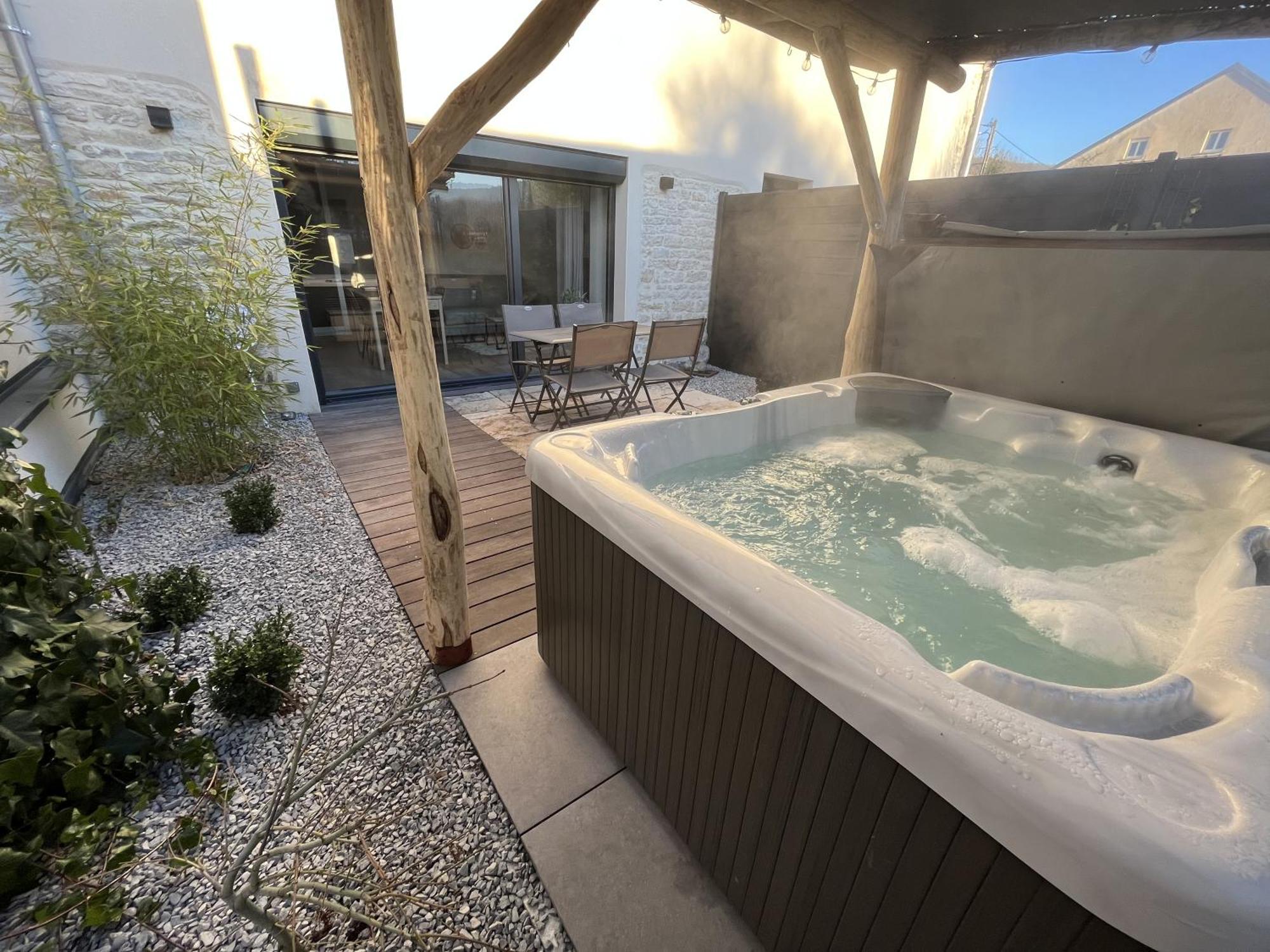 Sejour Detente - Appart'Hotel N 1 Avec Jaccuzi, Piscine Et Petit-Dejeuner Chouzelot 外观 照片