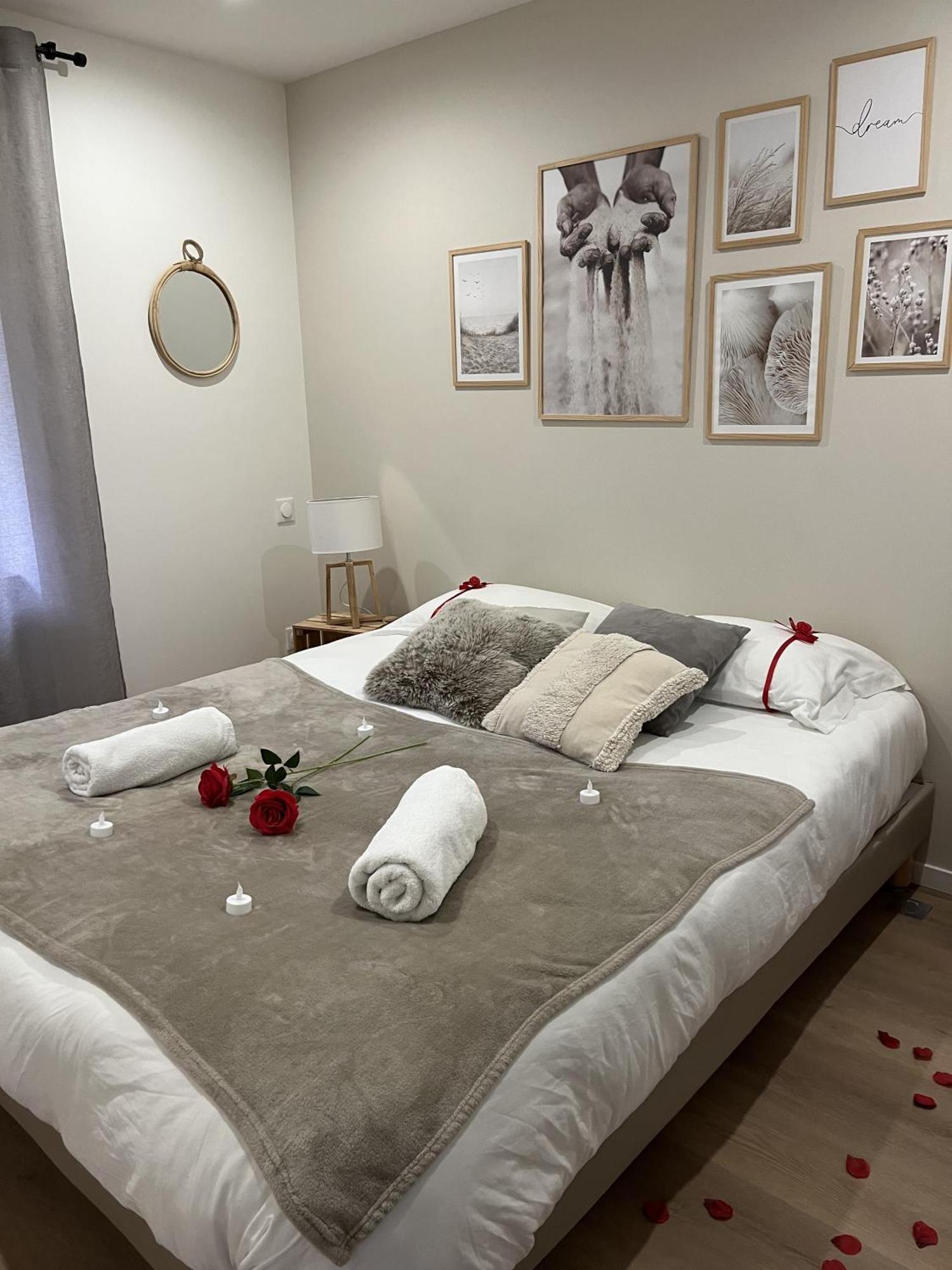 Sejour Detente - Appart'Hotel N 1 Avec Jaccuzi, Piscine Et Petit-Dejeuner Chouzelot 外观 照片