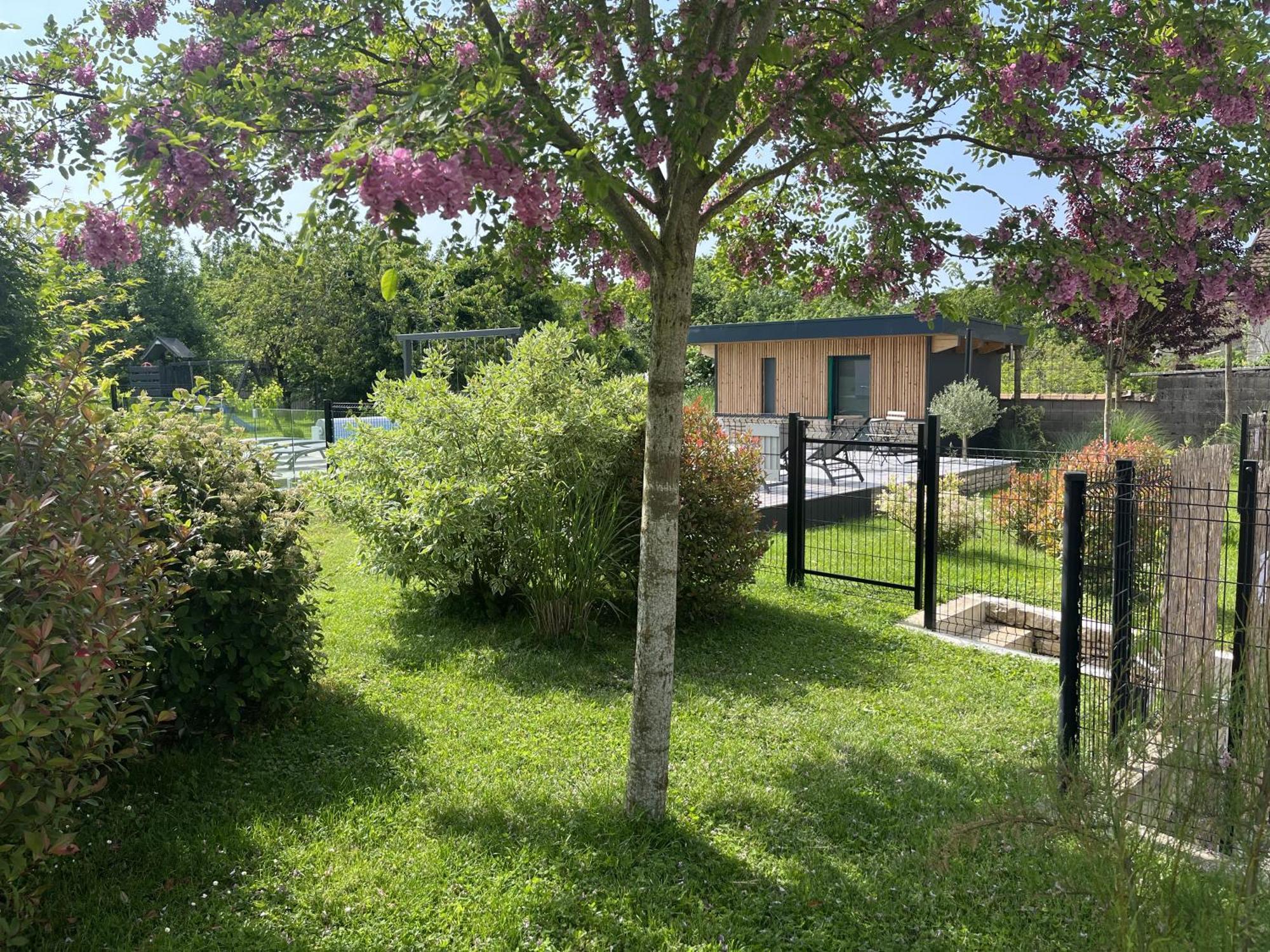 Sejour Detente - Appart'Hotel N 1 Avec Jaccuzi, Piscine Et Petit-Dejeuner Chouzelot 外观 照片