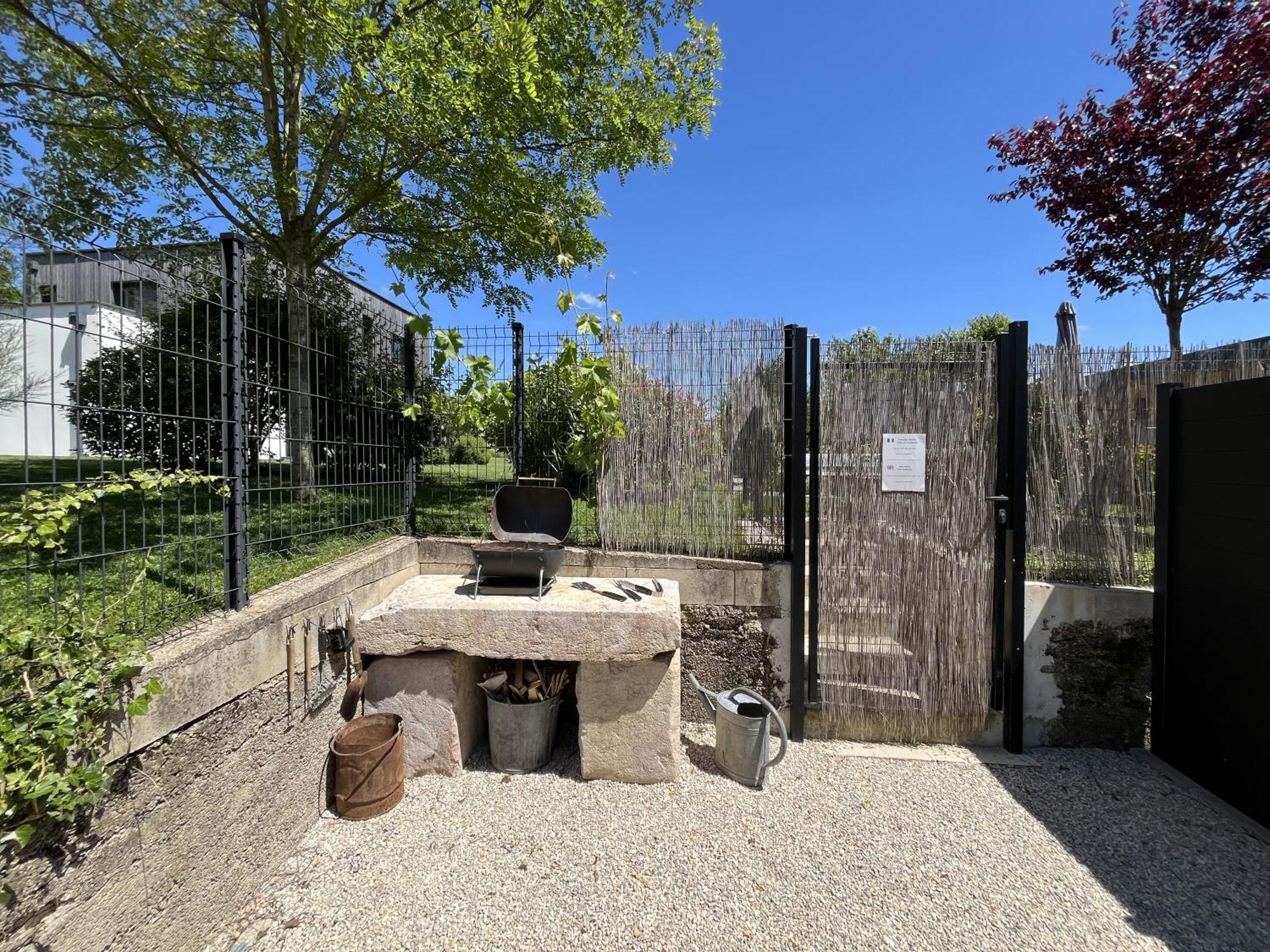 Sejour Detente - Appart'Hotel N 1 Avec Jaccuzi, Piscine Et Petit-Dejeuner Chouzelot 外观 照片
