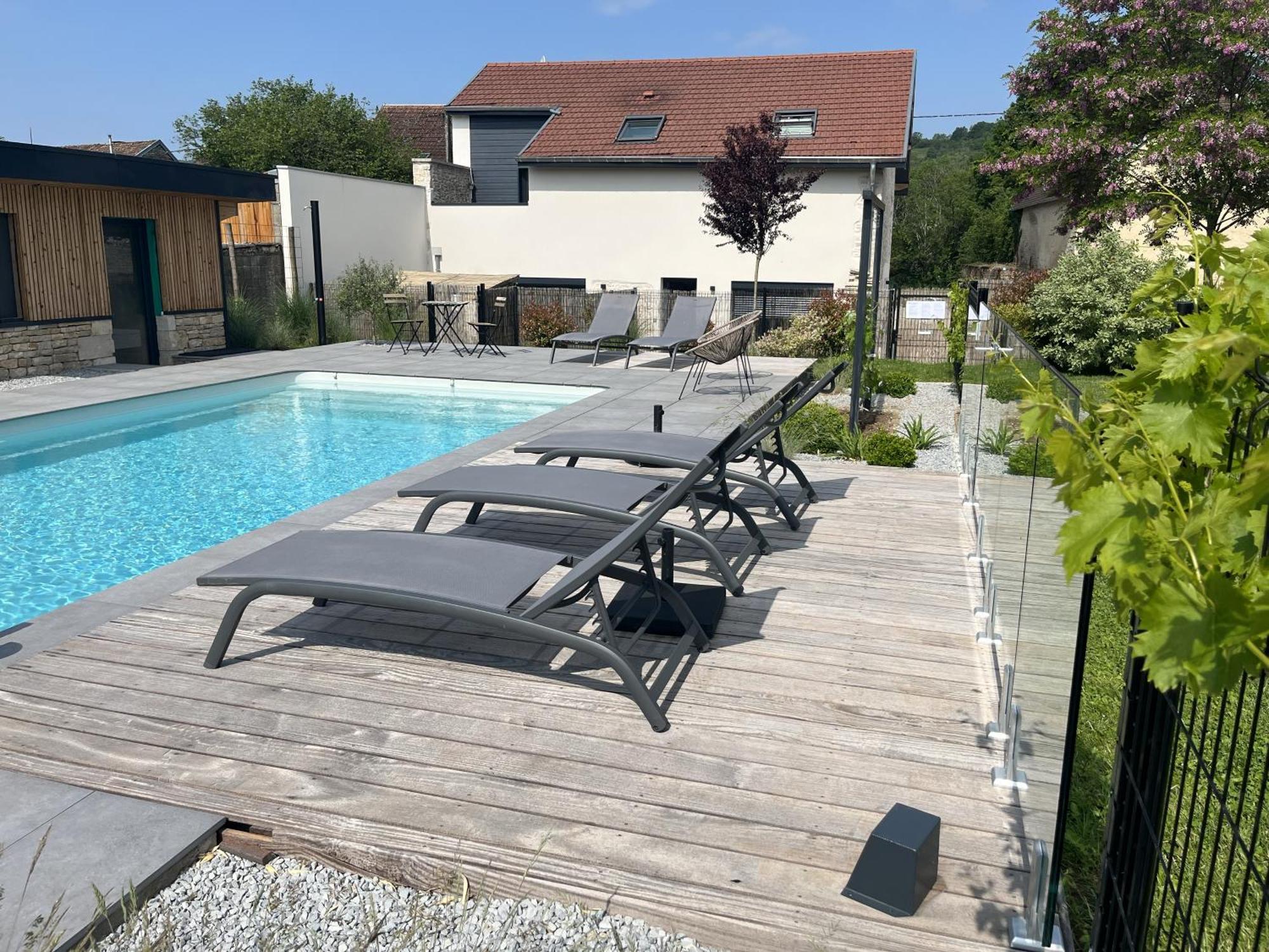 Sejour Detente - Appart'Hotel N 1 Avec Jaccuzi, Piscine Et Petit-Dejeuner Chouzelot 外观 照片